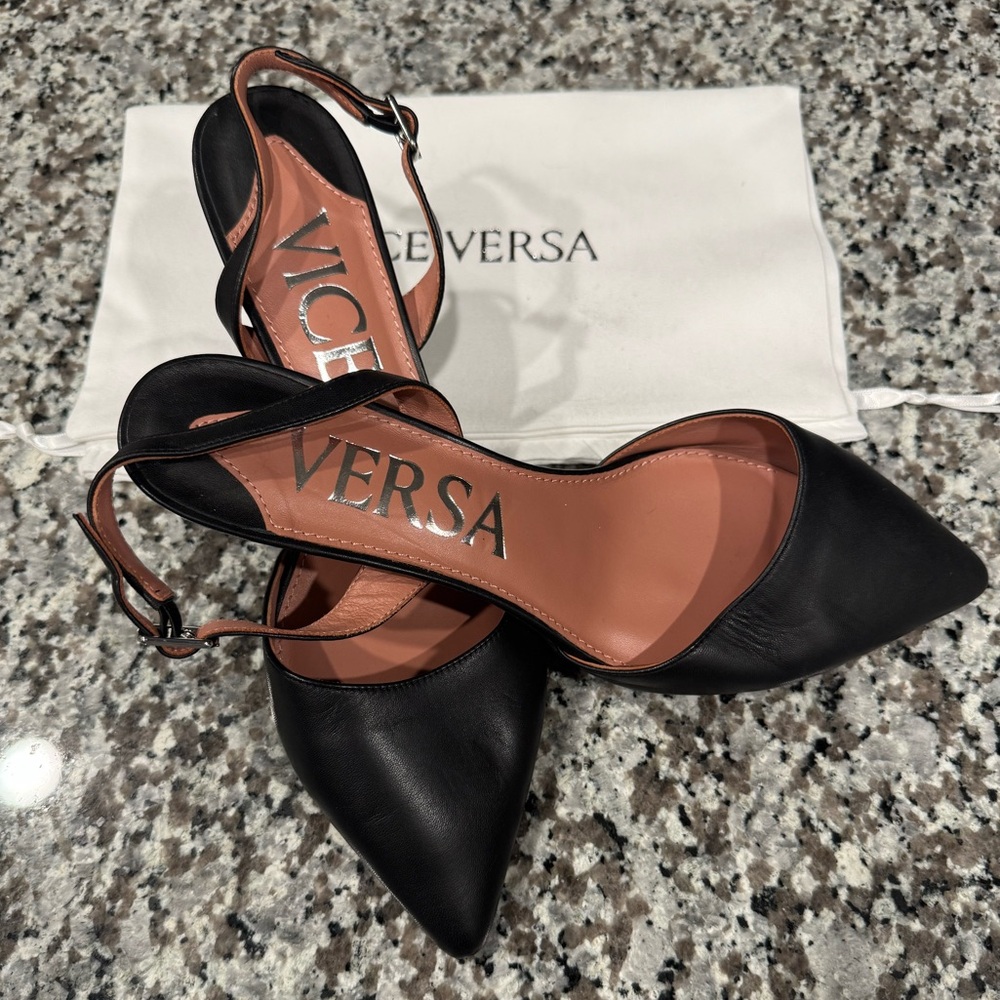 Heels that covert to flats!  Vice Versa Size 9.5- Black pump